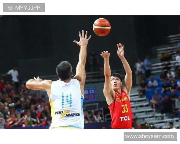 男篮蓝队与乌克兰激战视频回顾精彩瞬间与赛后分析